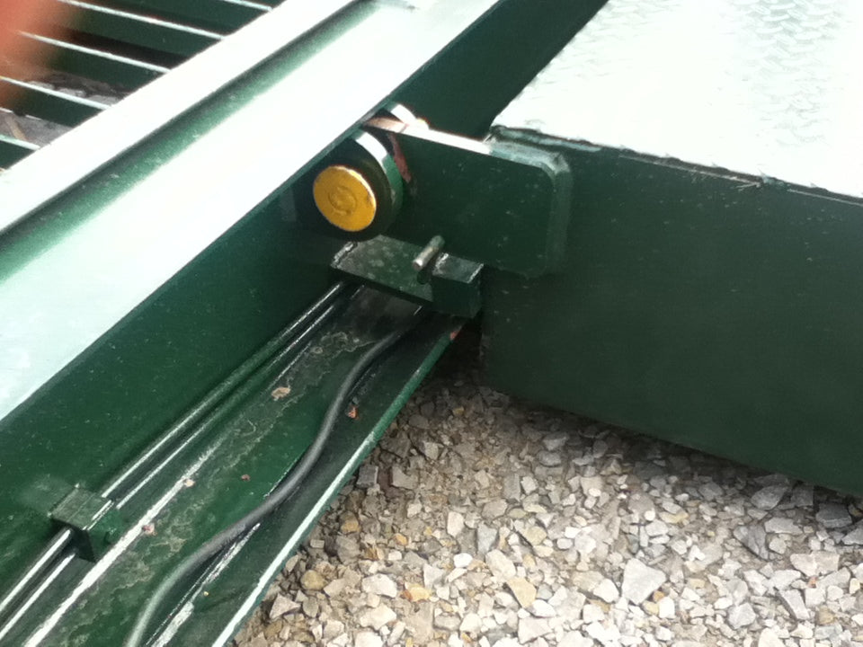 Double Drive Over Grain Unloader
