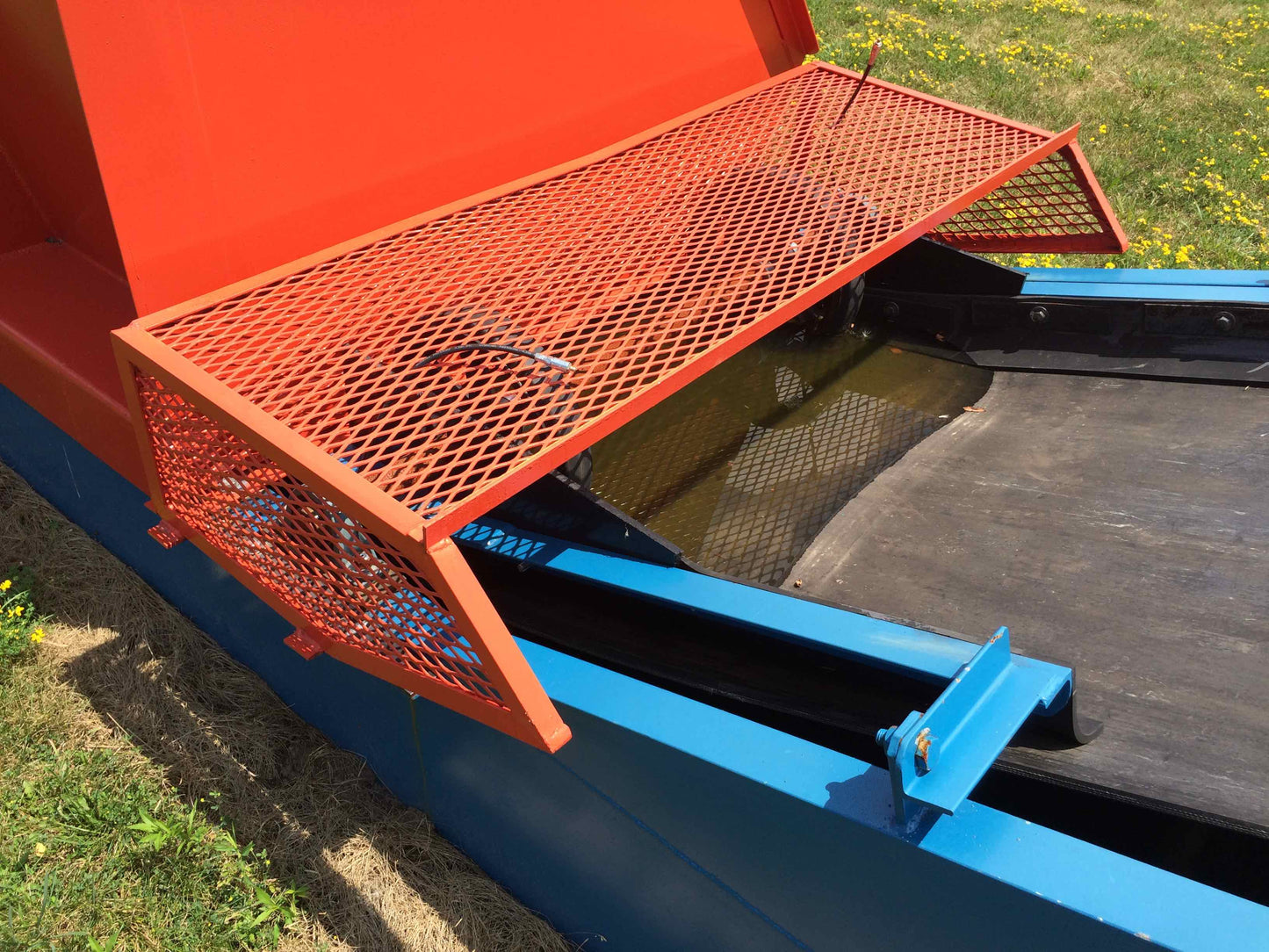 End dump unloader, HD unloader, truck unloader