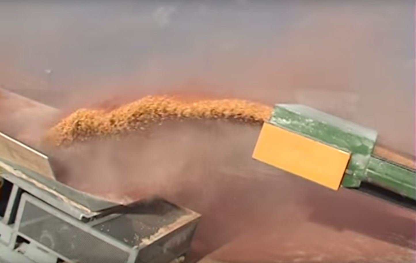 Grain Combo: Grain Conveyor + Drive‐Over Grain Unloader