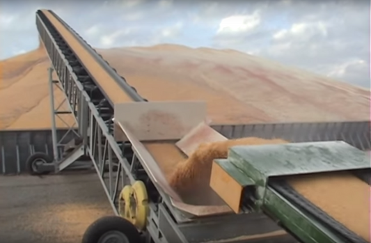 Descargador de granos con tracción en las cuatro ruedas