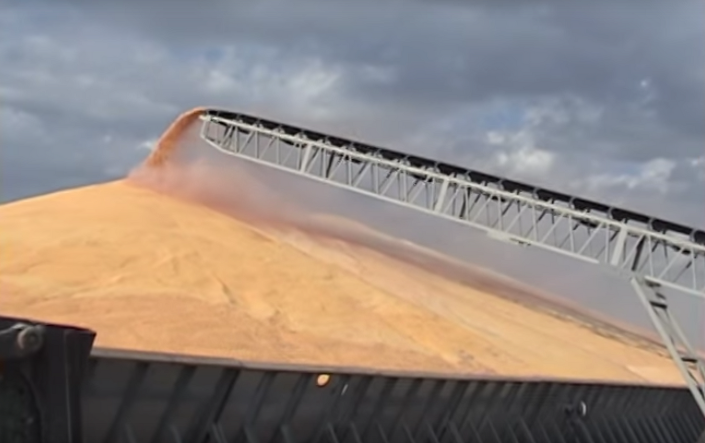 Drive Over Grain Unloader