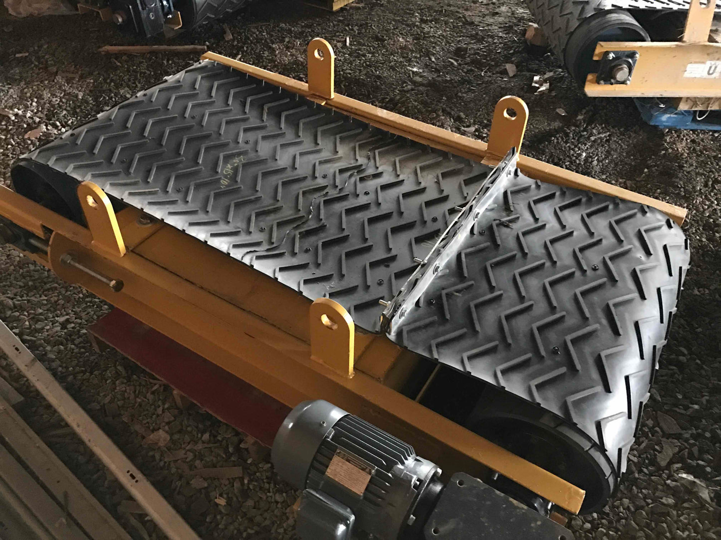 Iron City 36" Cross Belt Magnet