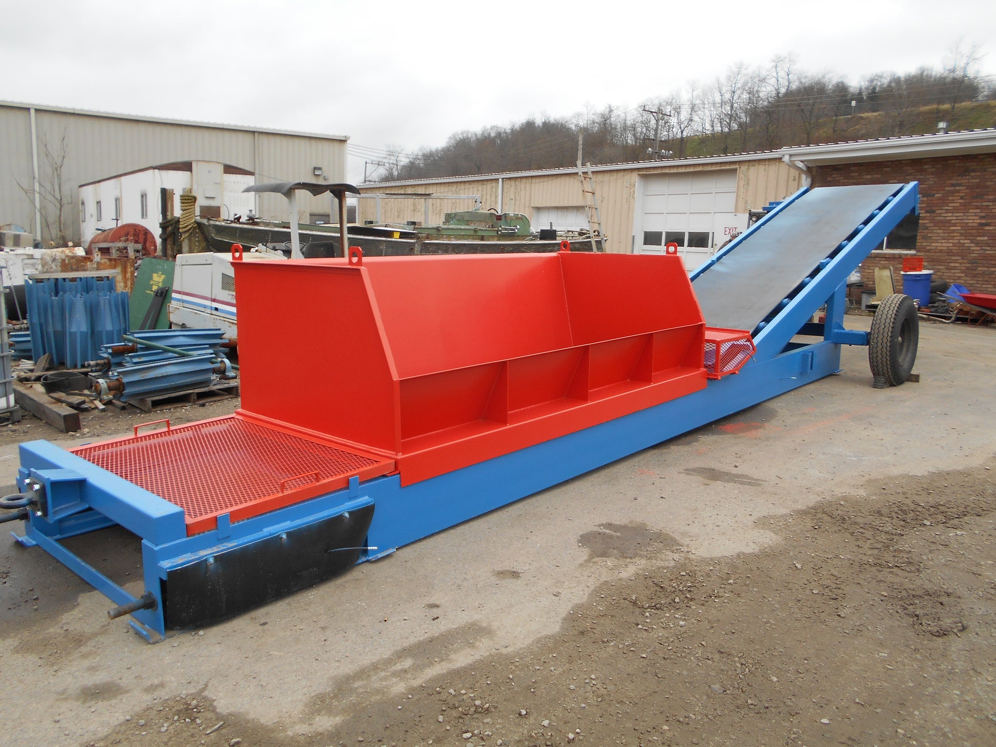 End dump unloader, HD unloader, truck unloader