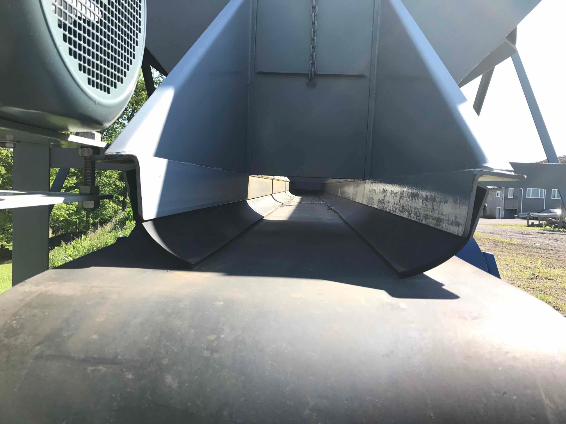 Hopper, With Belt Feeder, Conveyor system,