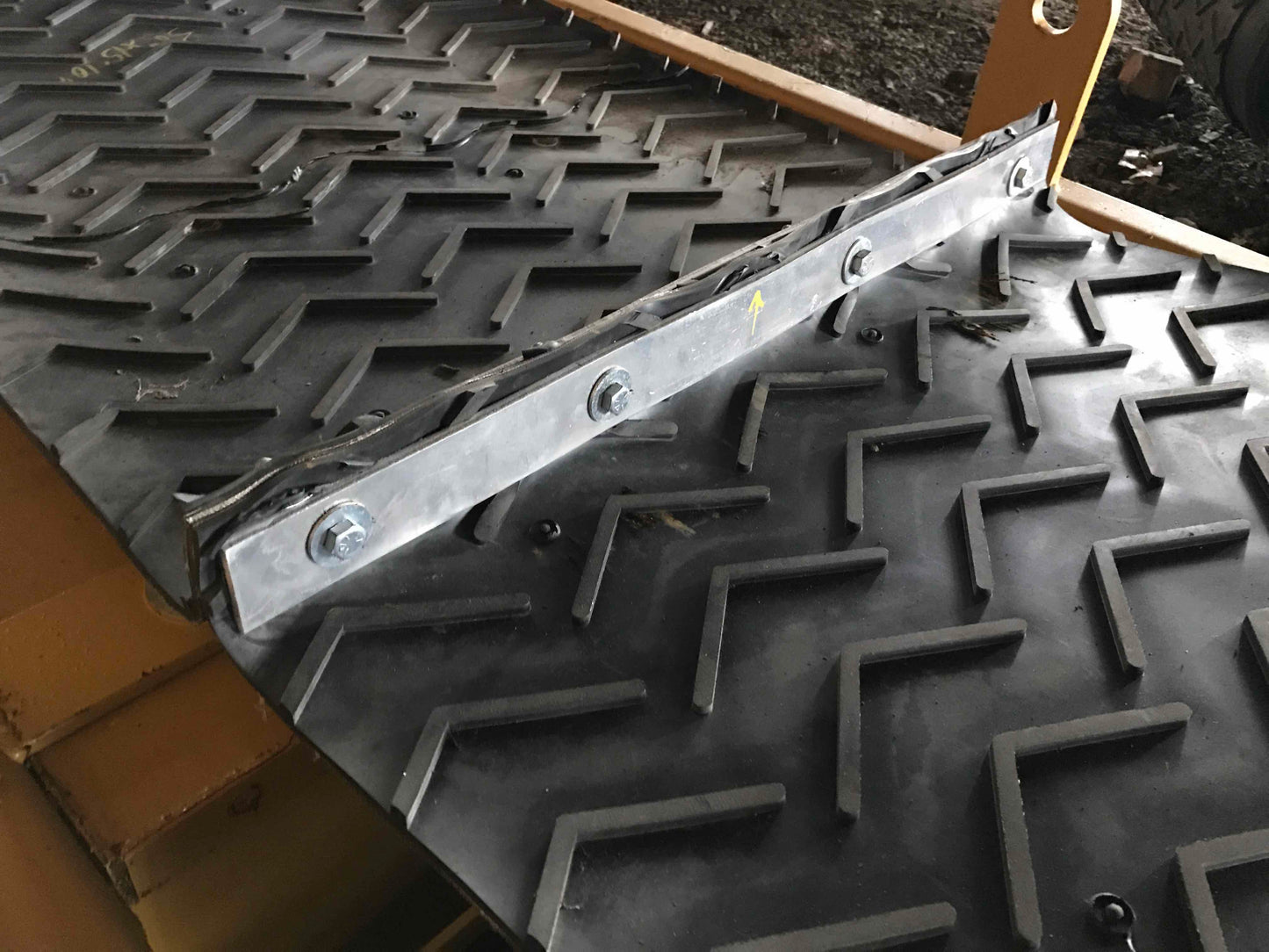 Magnet, Cross belt magnet 