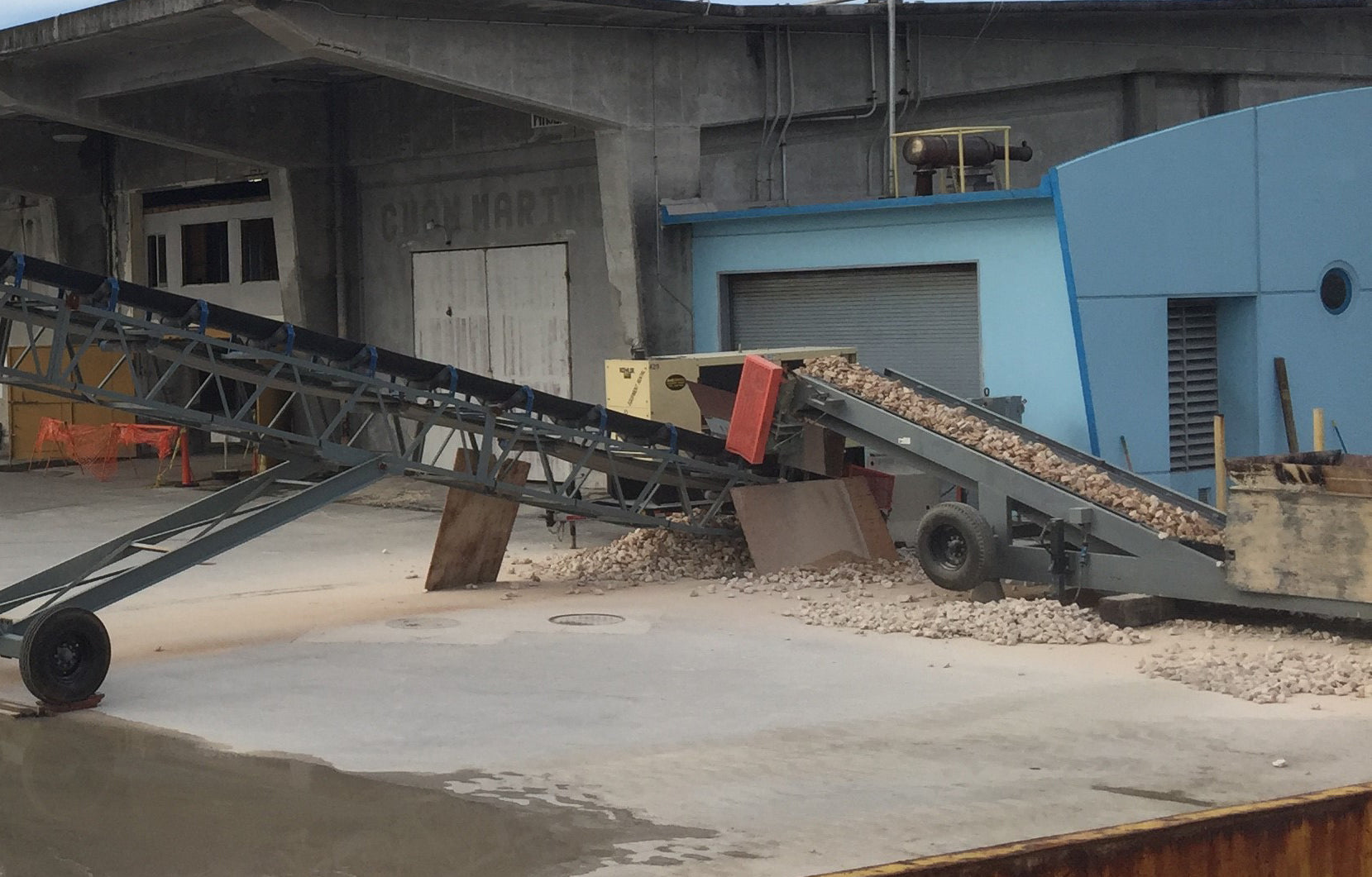 End dump unloader, HD unloader, truck unloader